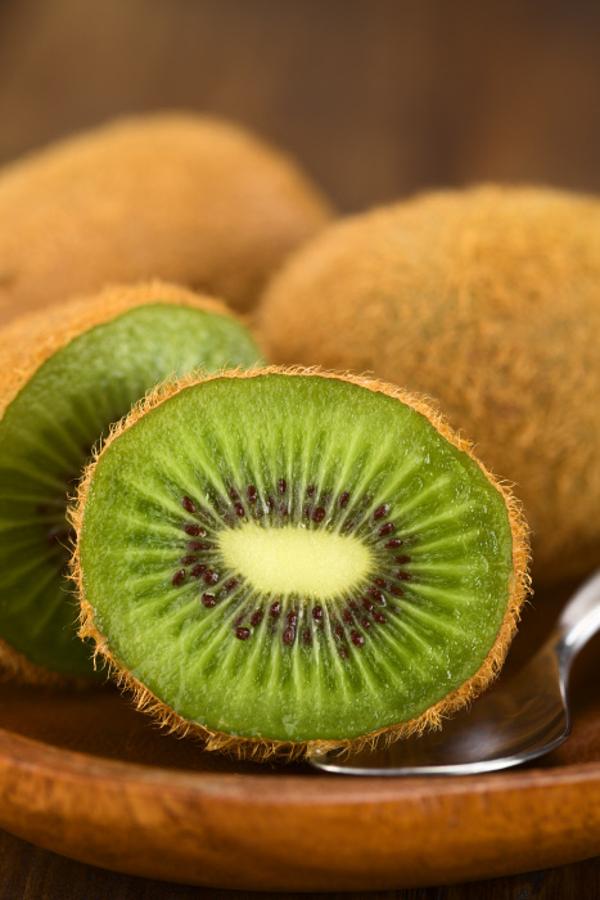 Alimentos contra el estreñimiento: el kiwi