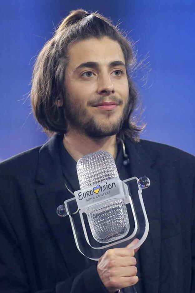 El cantante portugués Salvador Sobral tras ganar el pasado Festival de Eurovisión./gtres.