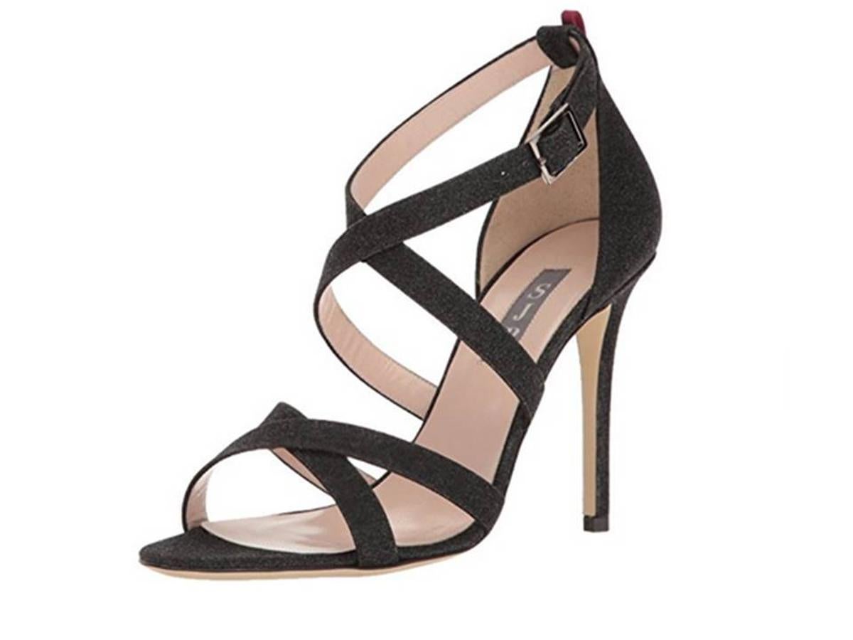 La colección de Sarah Jessica Parker: Strut Dress Sandal