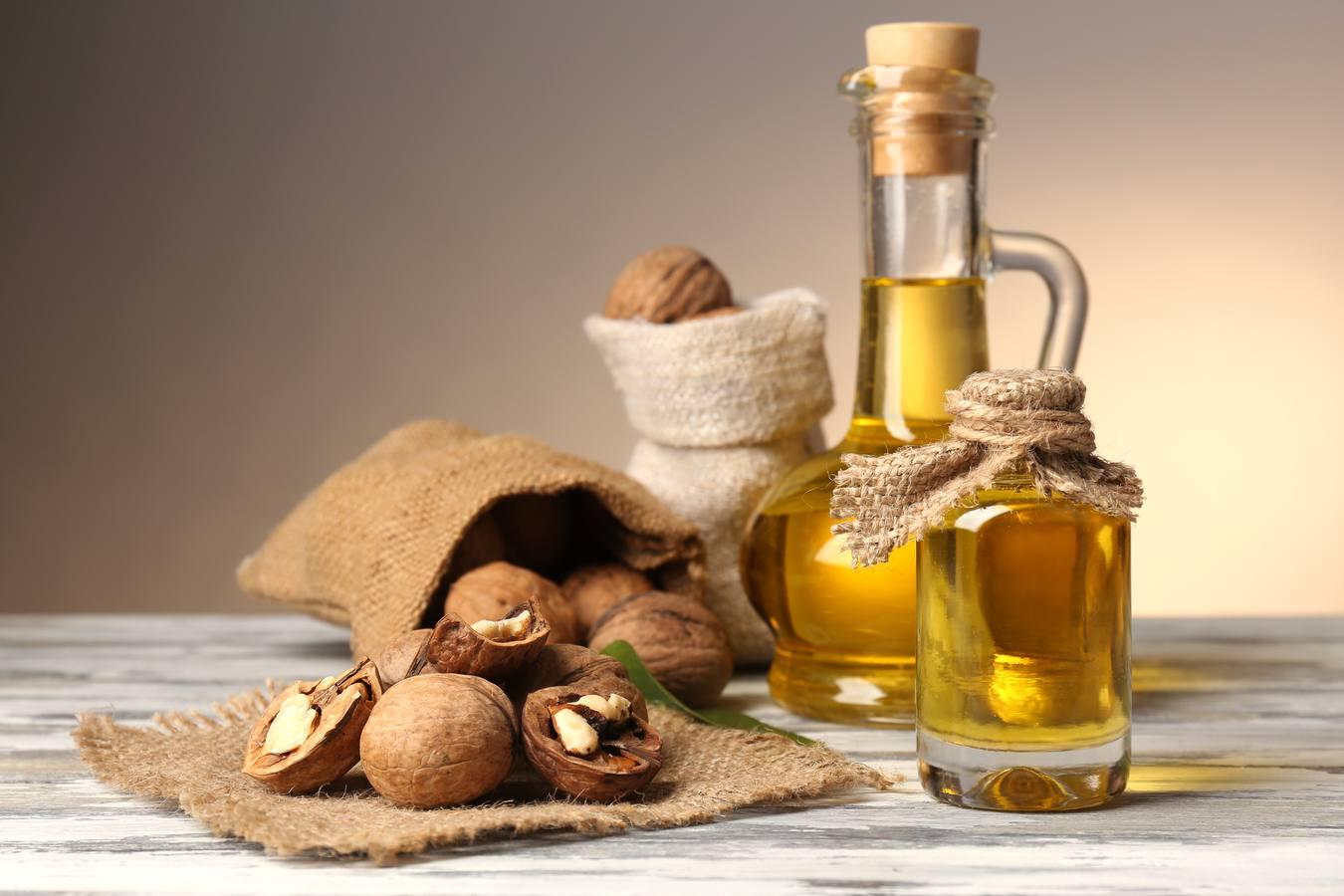 Alimentos ricos en omega 3: aceite de nueces