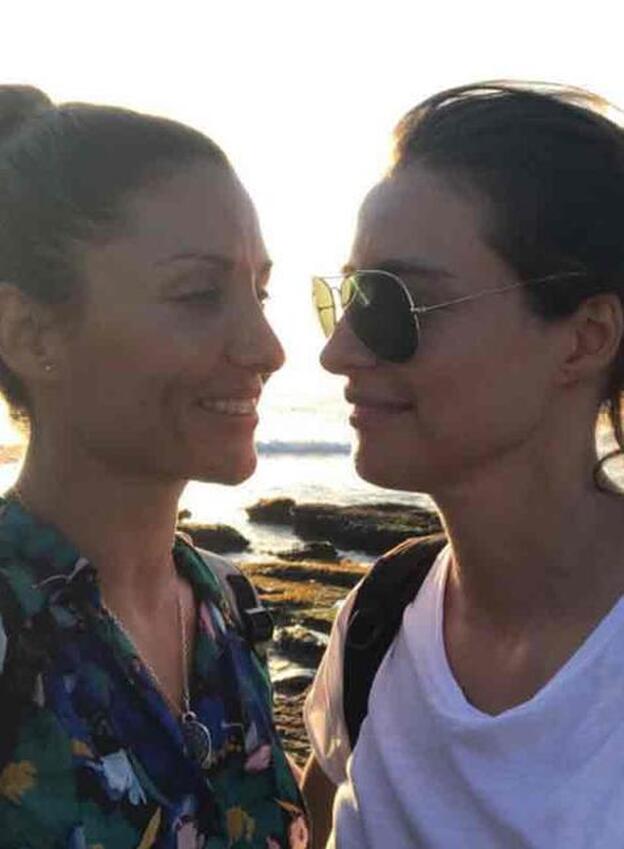 Sandra Barneda y Nagore Robles en la primera imagen de la pareja compartida por el presentadora./instagram.