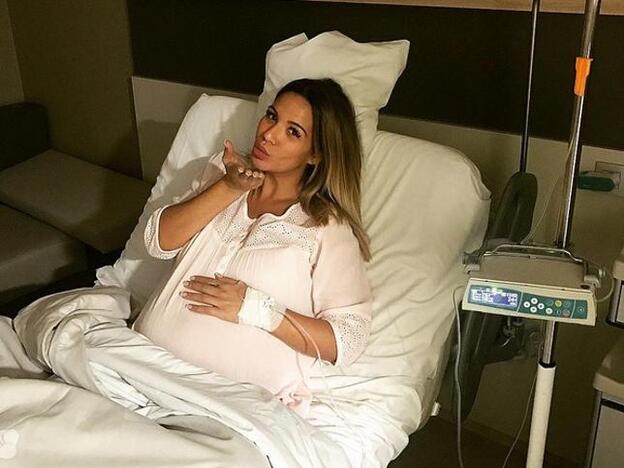 Tamara Gorro recibe medicación para frenar un posible parto prematuro./Instagram