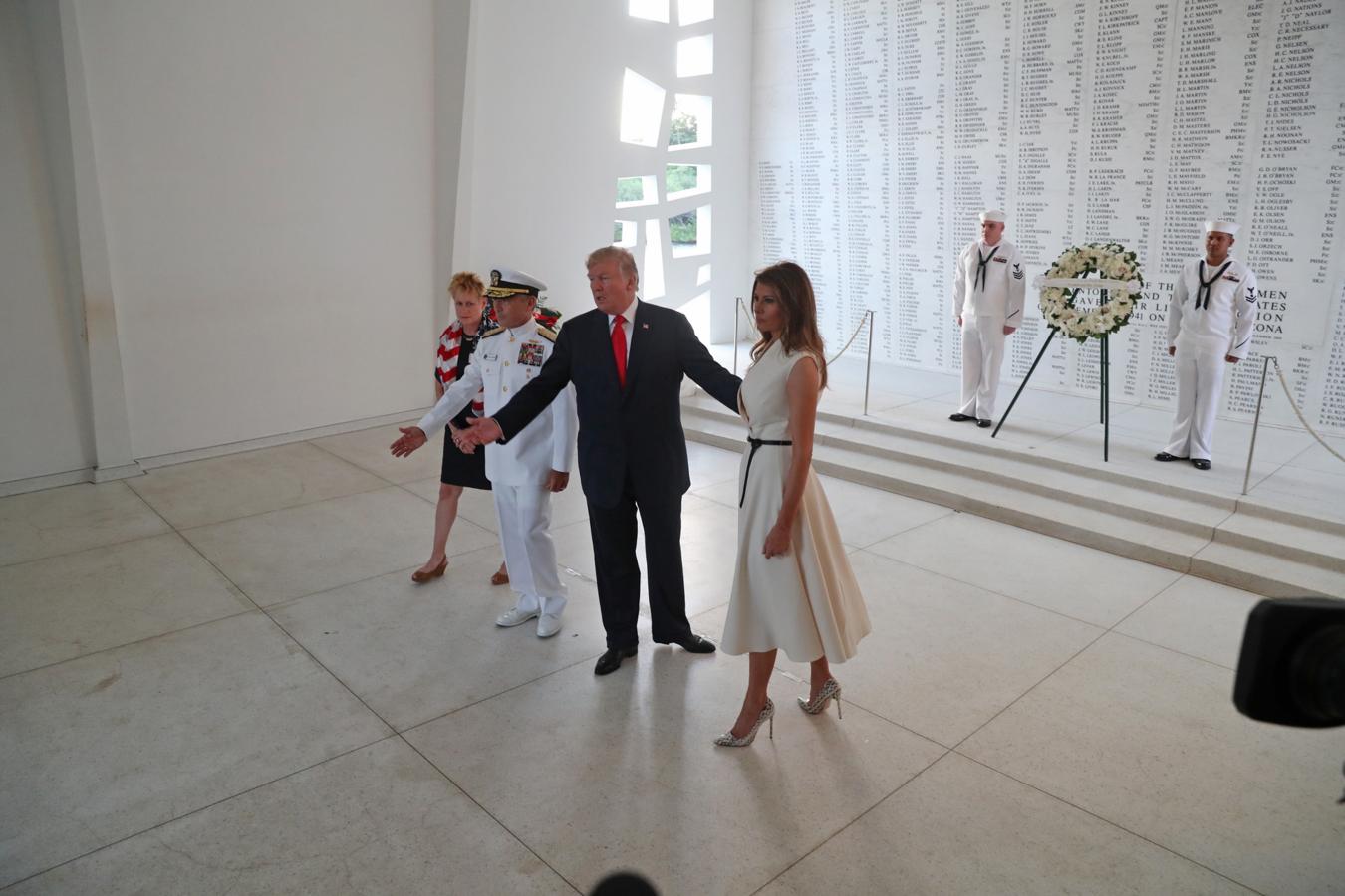 ¿Qué looks lleva Melania Trump en su maleta de viaje?