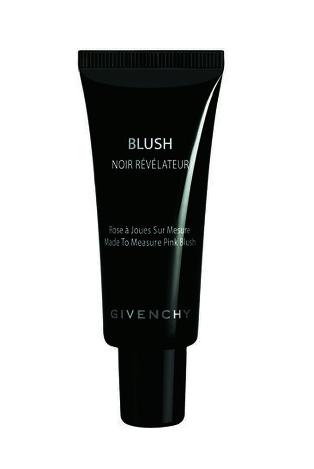 Blush Noir Révélateur de Givenchy (36 €).