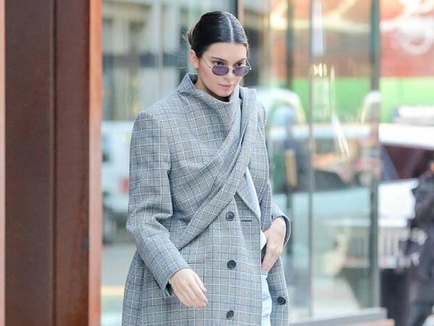 El look cargado de tendencias de Kendall Jenner/GTRES