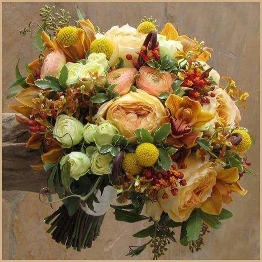 Ideas para elegir el ramo de novia de tu boda: mezcla de flores de otoño