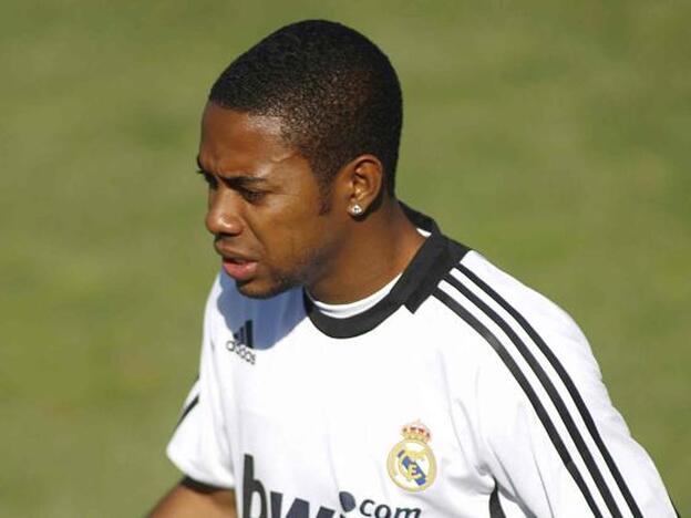 Robinho en una imagen de 2008, cuando militaba en el Real Madrid./cordon press.