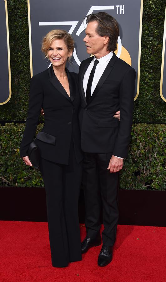 Parejas en la alfombra roja de los Globos de Oro 2018: Kyra Sedgwick y Kevin Bacon