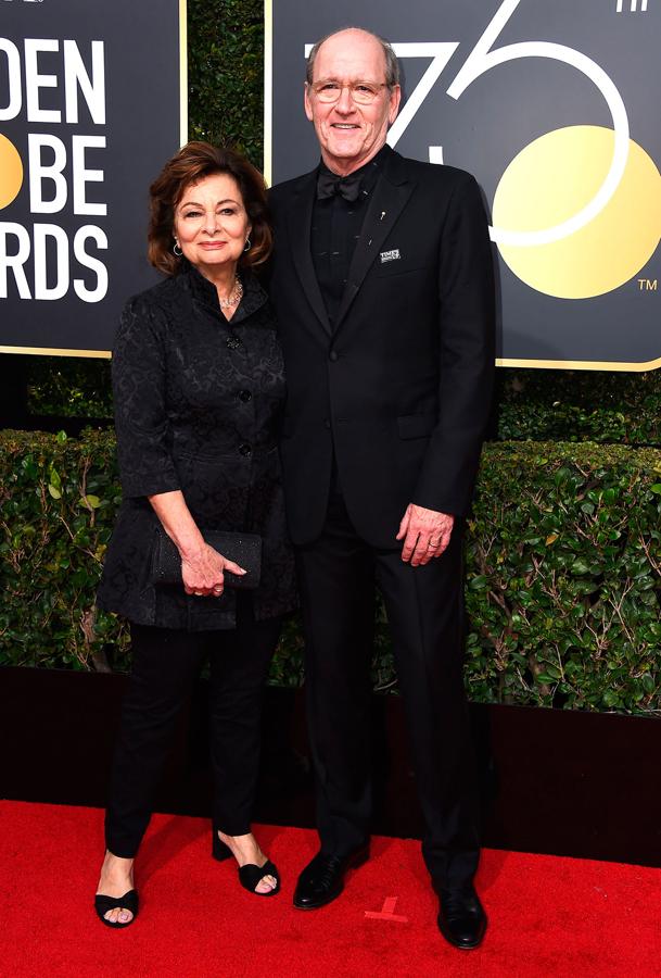 Parejas en la alfombra roja de los Globos de Oro 2018: Richard Jenkins y Shaon R. Friedrick