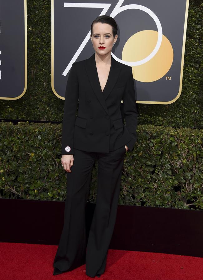 Alfombra roja de los Globos de Oro 2018: el esmoquin de Claire Foy