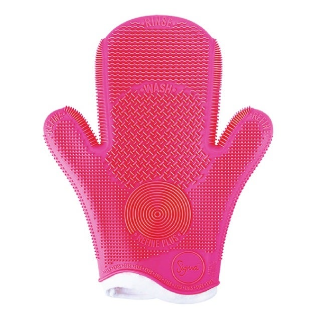 2x Spa Brush Cleasing Glove de Sigma Beauty (36 euros). En Sephora.