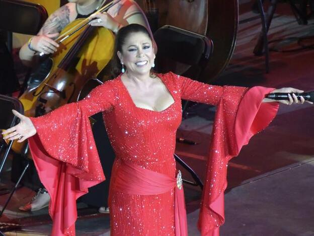 Isabel Pantoja durante su concierto en Gran Canaria./gtres
