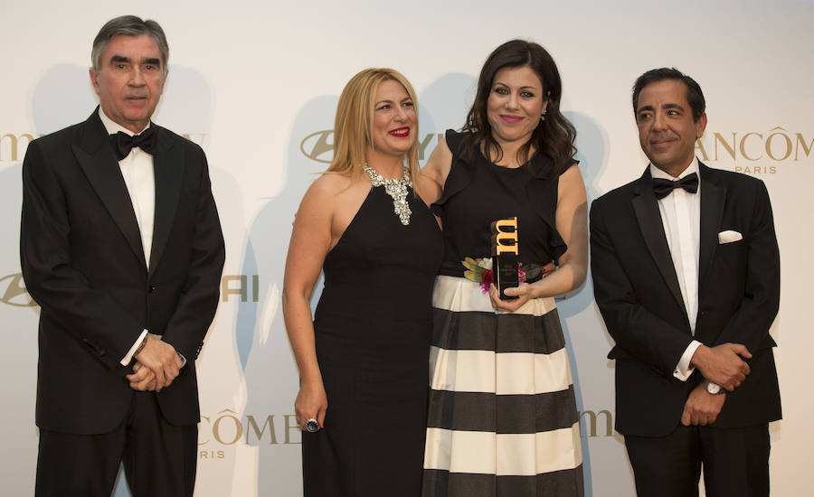 IX Premios Mujerhoy: Virginia Martínez recibe su galardón en la gala