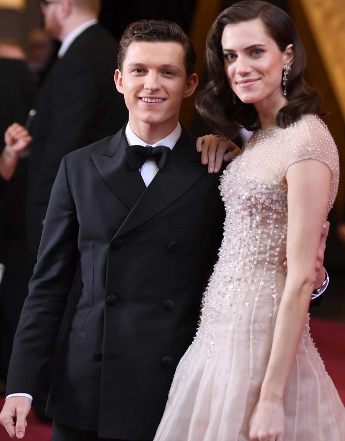 Parejas en la alfombra roja de los Premios Oscar 2018: Tom Holland y Allison Will