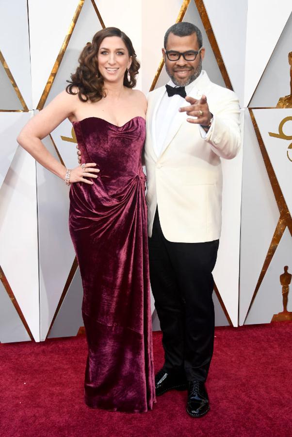 Parejas en la alfombra roja de los Premios Oscar 2018: Chelsea Paretti y Jordan Peele