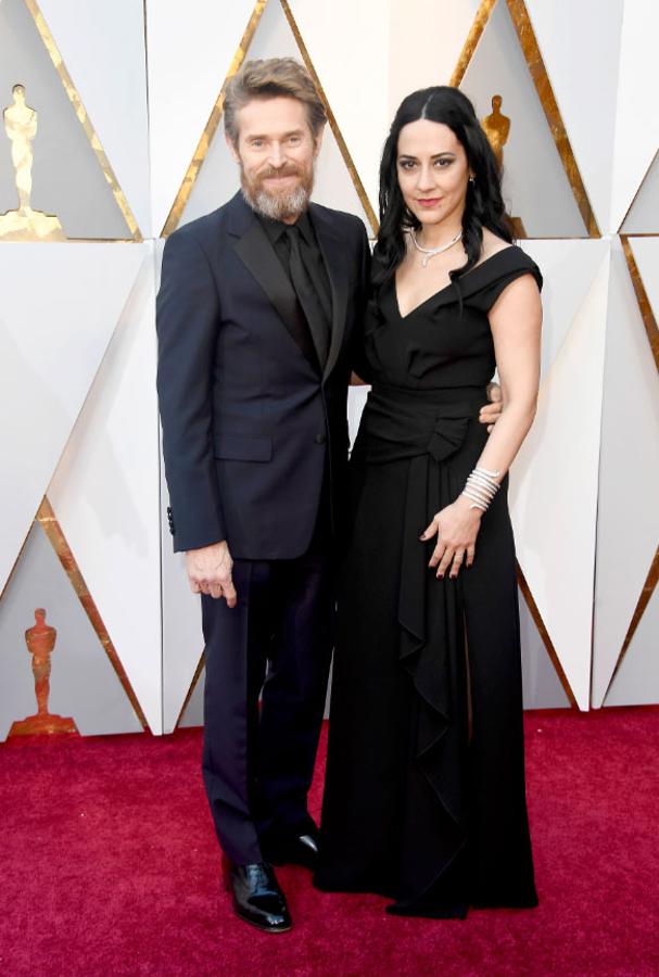 Parejas en la alfombra roja de los Premios Oscar 2018: Willem Dafoe y Giada Colagrande