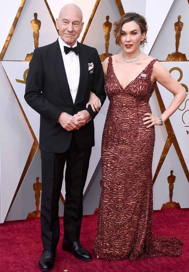 Parejas en la alfombra roja de los Premios Oscar 2018: Patrick Stewart y Sunny Oze