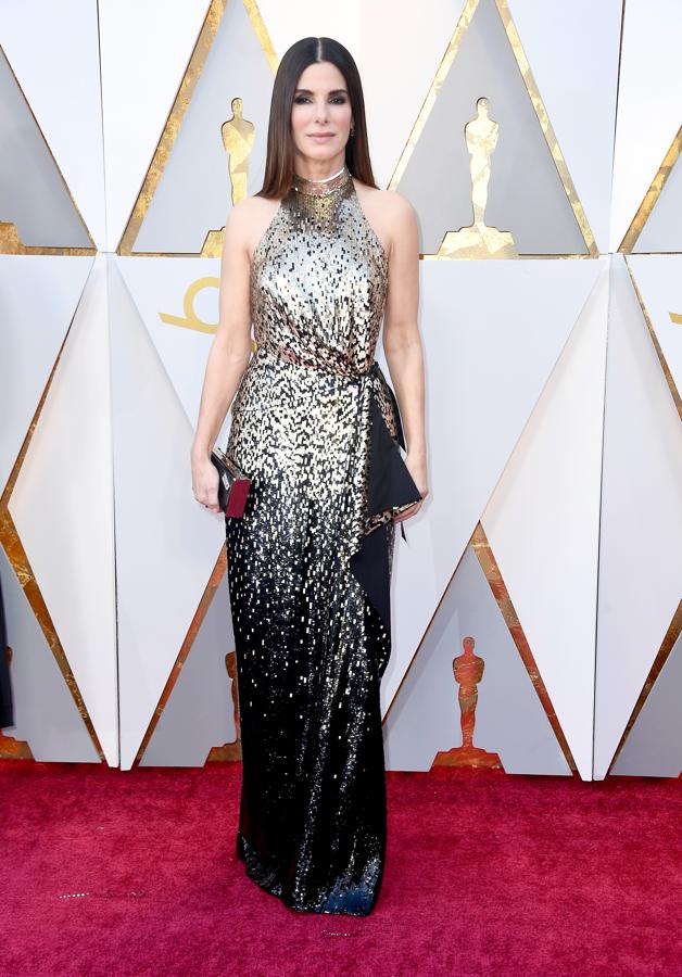 Todos los looks de la alfombra roja de los Premios Oscar: Sandra Bullock