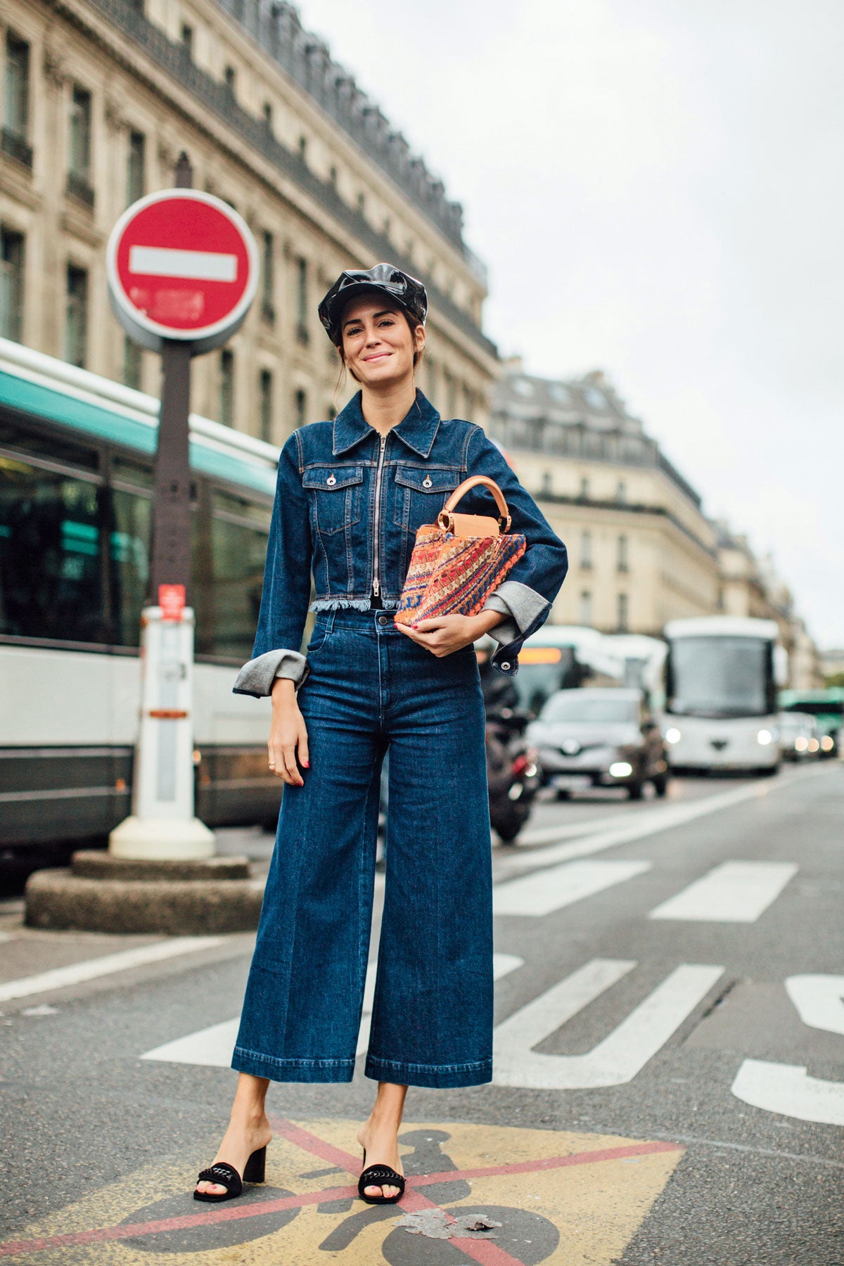 Las tendencias que triunfan en el street style esta primavera: bloque vaquero