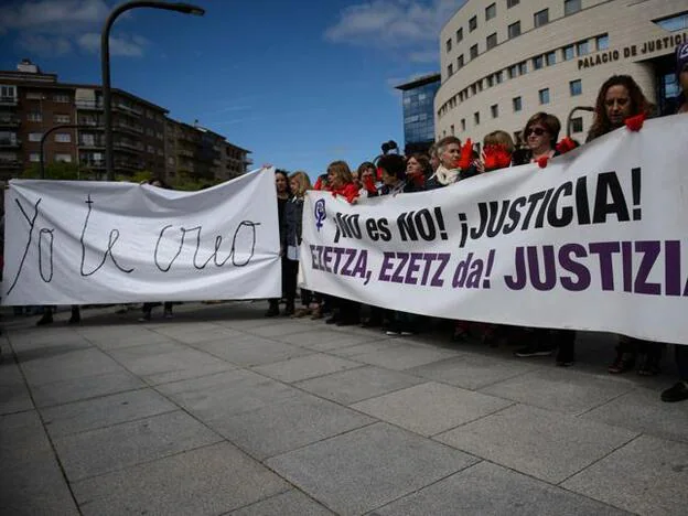 Miles de personas se manifestaron en contra de la sentencia de La Manada/gtres.