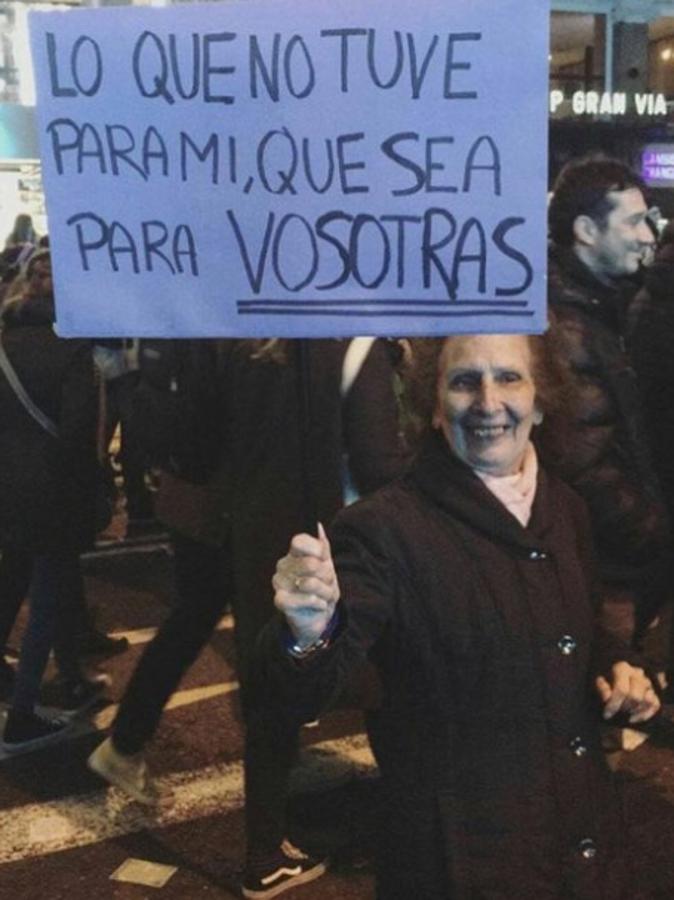 La imagen icónica: la abuela del 8M