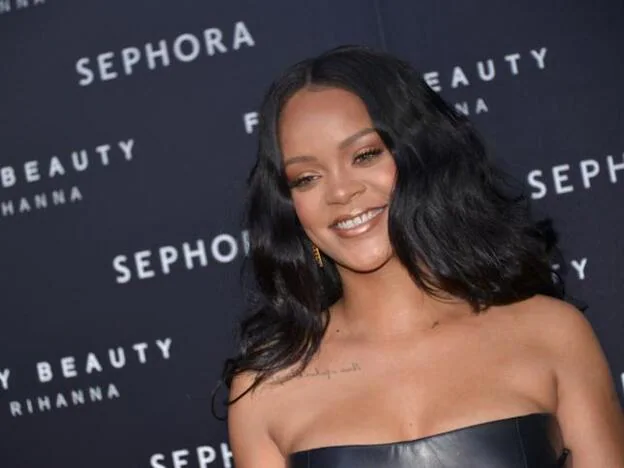 Rihanna apuesta por la mujer natural luciendo sus estrías en Instagram./gtres.