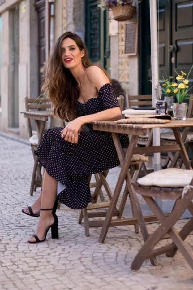 Sara Carobero con su bonito vestido de lunares./instagram