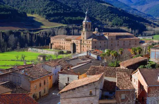 Los 10 pueblos más bonitos de La Rioja para el verano: San Millán de la Cogolla