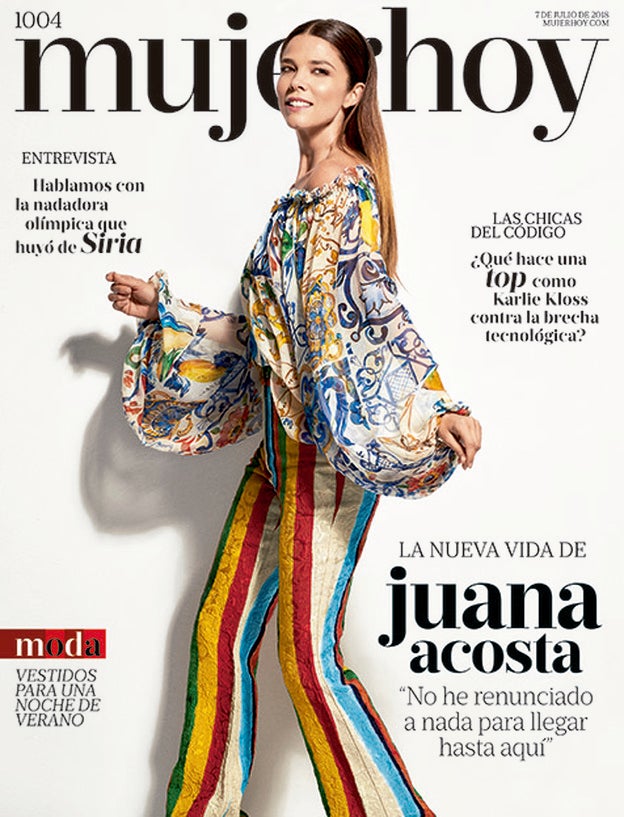 Juana Acosta, en una imagen de Antón Goiri, posa con un total look de Dolce&Gabbana. el estilismo es de José Herrera./antón goiri