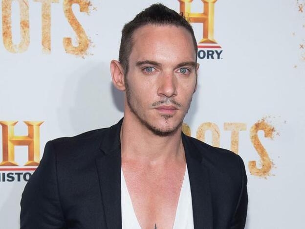 Jonathan Rhys Meyers y su mujer, detenidos en el aeropuerto de Los Ángeles./gtres.