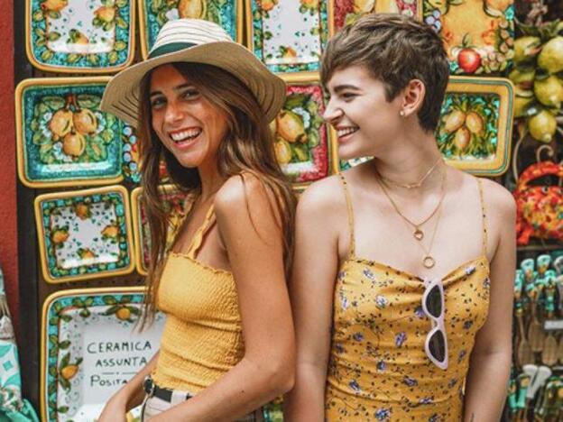 Belén Hostalet y Laura escanes en Positano./instagram