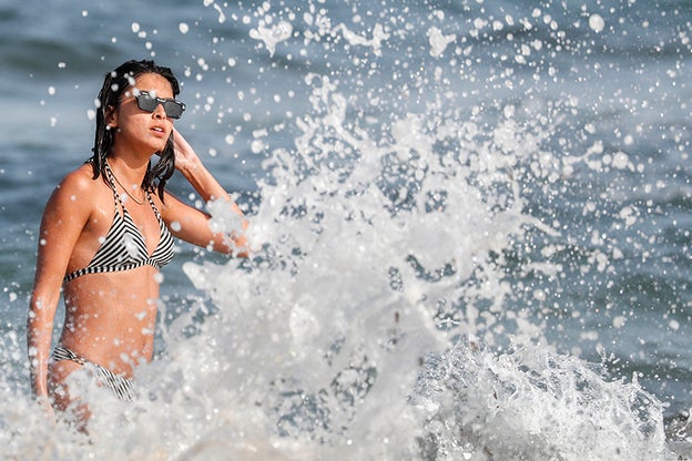 Lucía Rivera disfruta del mar en Ibiza./gtres