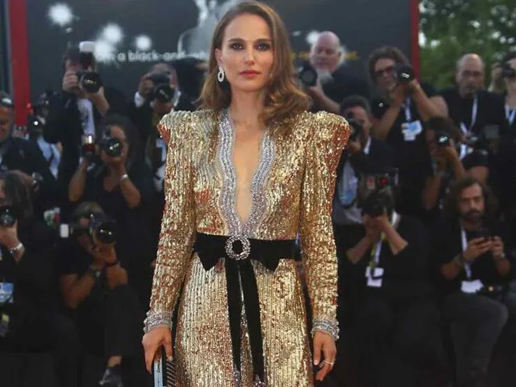 Festival de Cine de Venecia 2018 - Emma Stone con vestido de Louis Vuitton, Moda