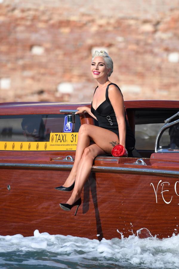 Las fotos que demuestran que Lady Gaga es la diva que necesitábamos en la Mostra de Venecia