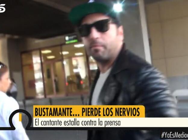 David Bustamante pierde los nervios con la prensa.