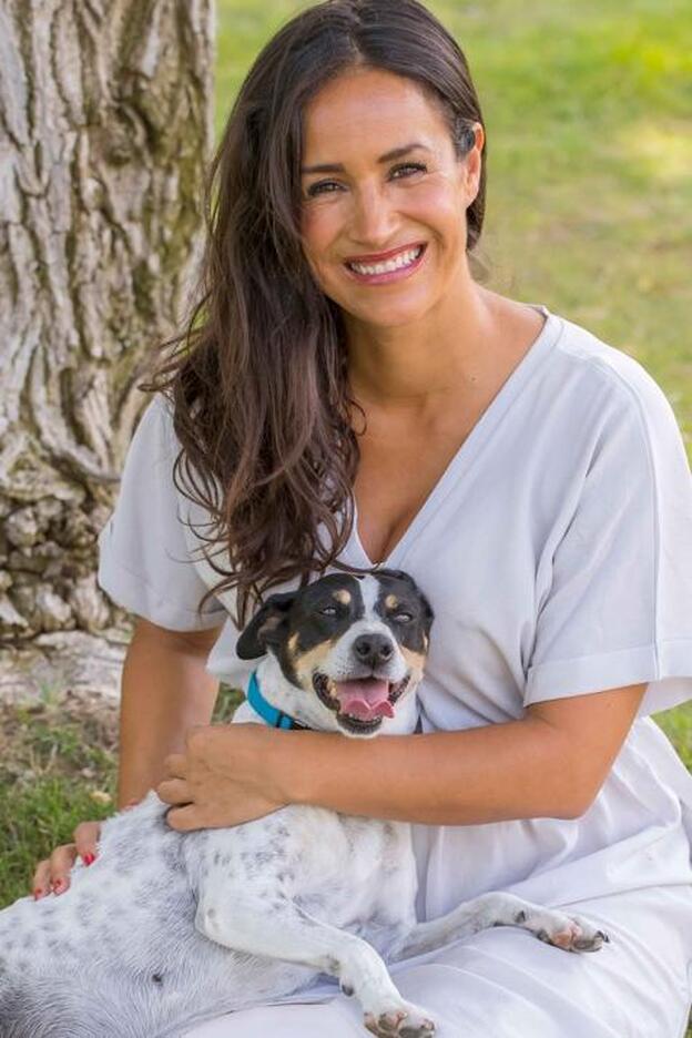 Begoña Villacís junto a Maika.