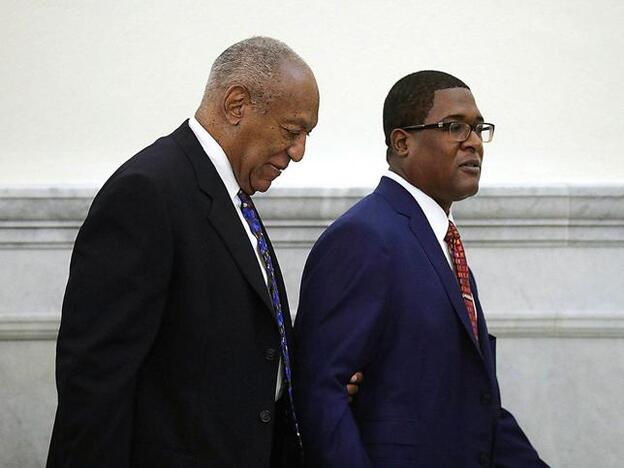 Bill Cosby en una imagen junto a su abogado./cordon press.