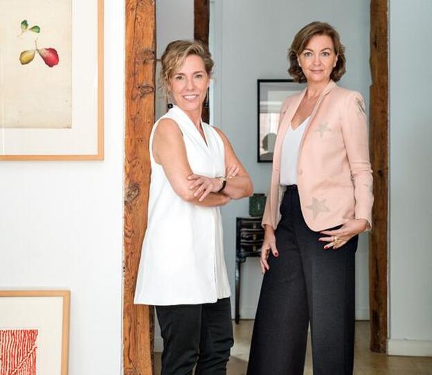 Carmen Saenz Varona y Gemma Varona son primas. Fundadoras de A2 Style, plataforma premium de intermediación de compra y venta de ropa de mujer.