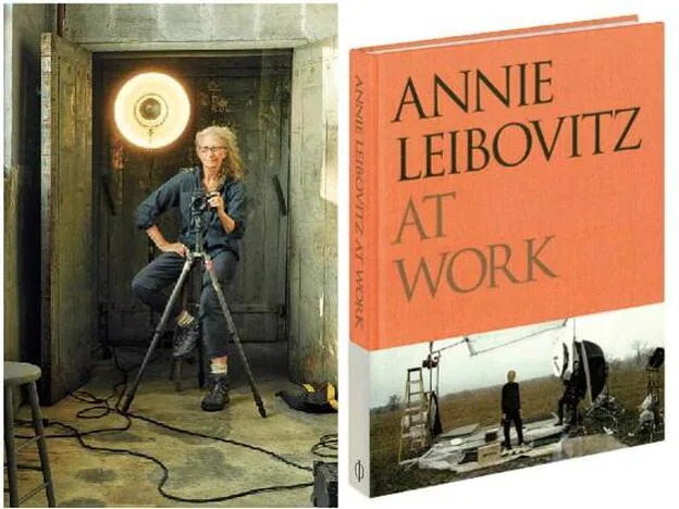 Annie Leibovitz en Booklyn en 2017 y 'Annie Leibovitz at work' (Phaidon)