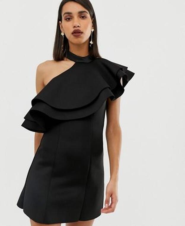 Mini vestido con cuello halter y volante de ASOS. (44,99 euros).