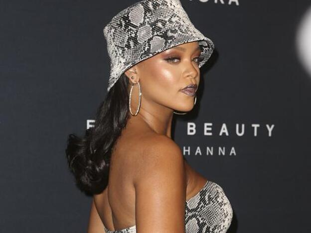 Rihanna va a denunciar a su padre por aprovecharse de su nombre y sumarca. Haz clic en la imagen y conoce las famosas que tienen mejor culo, entre ellas, Riri./GTRES