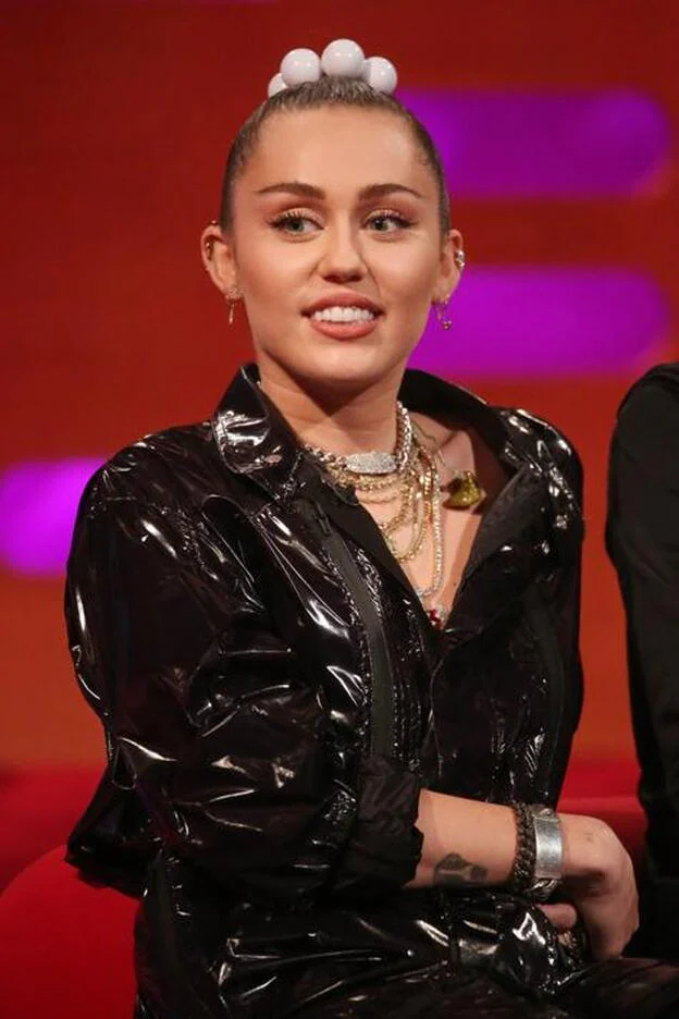 Miley Cyrus se harta y sale a desmentir las informaciones de embarazo. Pincha sobre la foto para ver las famosas que anunciaron embarazo en 2018./cordon press.