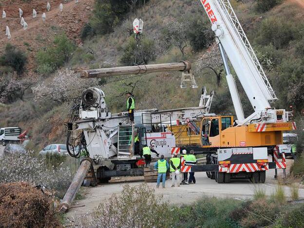 Los profesionales ya trabajan en el túnel para sacar a Julen del pozo en el que lleva una semana./cordon press.