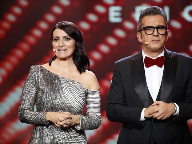 Silvia Abril y Andreu Buenafuente en su discurso inicial en los Premios Goya 2019. Pincha sobre la foto para ver los looks de la alfombra roja./gtres.