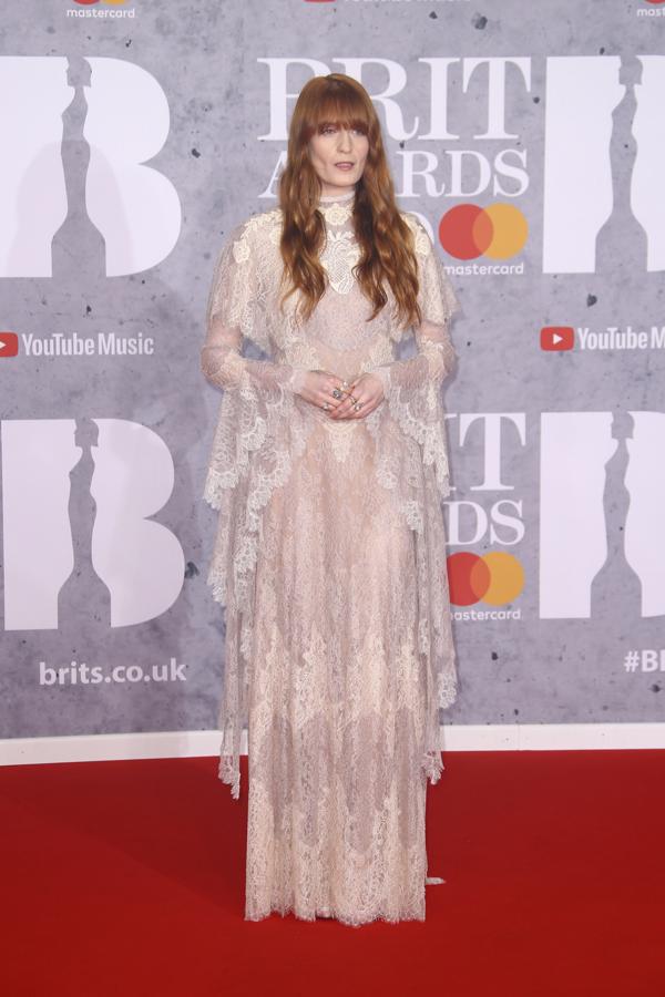 Los looks de Brit Awards 2019 que si nos gustaría ver en los Oscar: Florence Welch