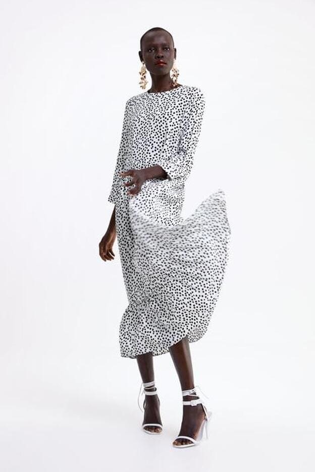 El vestido de lunares elegante fácil de de Zara | Mujer Hoy