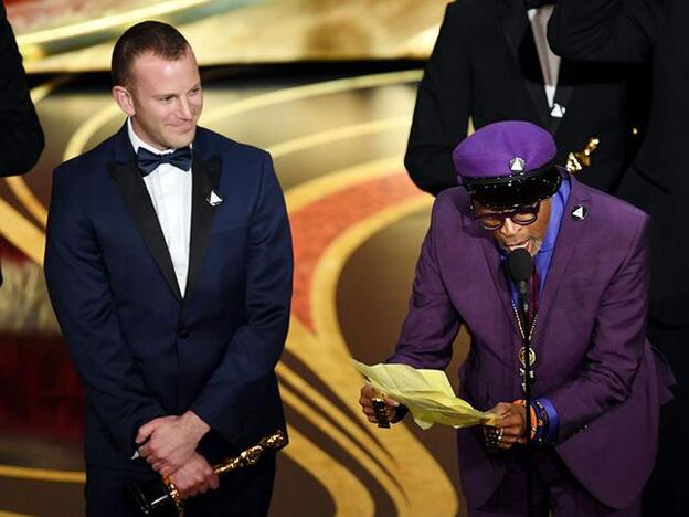 Spike Lee durante ese discurso que puso al Dolby Theatre de Los Ángeles en pie. Pincha sobre la foto para ver todos los looks en la alfombra roja de los Premios Oscar 2019./getty images.