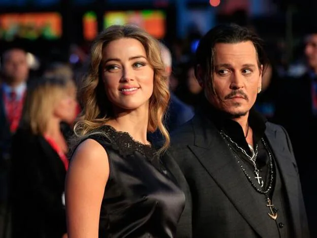 Johnny Depp contraataca en los juzgados en la guerra que mantiene, desde hace dos años, con su exmujer Amber Heard. Pincha sobre la foto para recordar las parejas que rompieron en 2018./cordon press.
