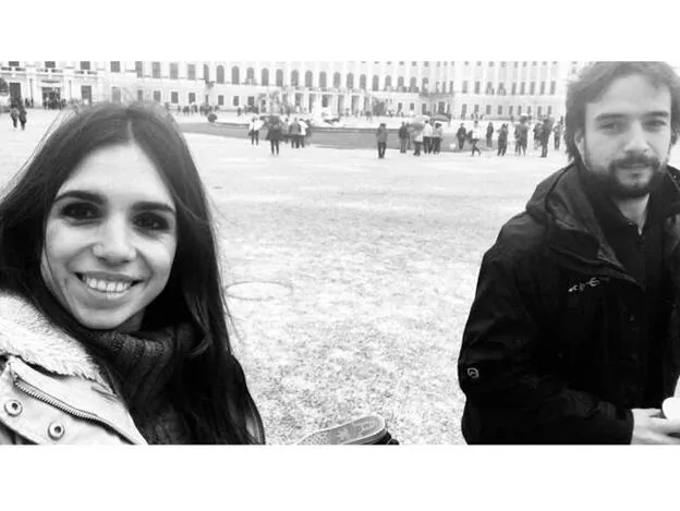 Elena Furiase y Gonzalo Sierra en su escapada romántica a Viena. Pincha sobre la foto para ver los famosos que, como él, celebrarán este 2019 su primer Día del Padre./instagram.
