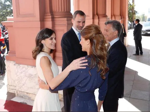 Pincha en la foto para ver los vestidos que nos gustaría ver a la Reina Letizia en su visita oficial a Argentina./Twitter Casa Real